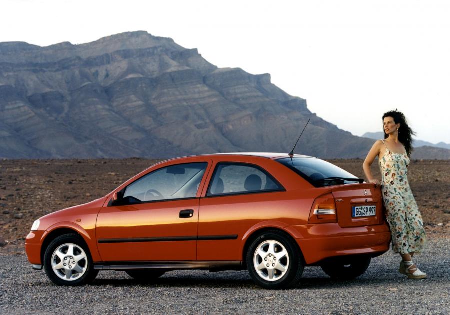  Opel Astra 3-Door (G) 1998 года  (фото 18 из 36)